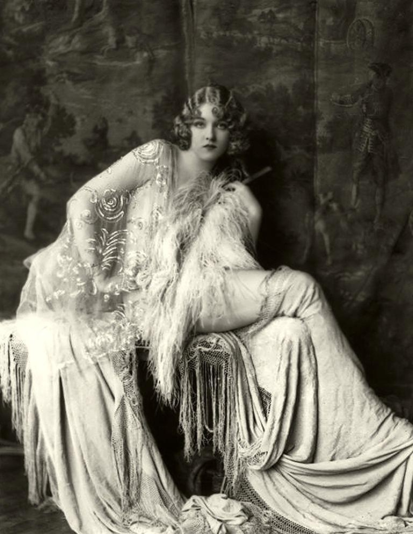 "Ziegfeld Girls": the sexiest Broadway actresses of the 1920s