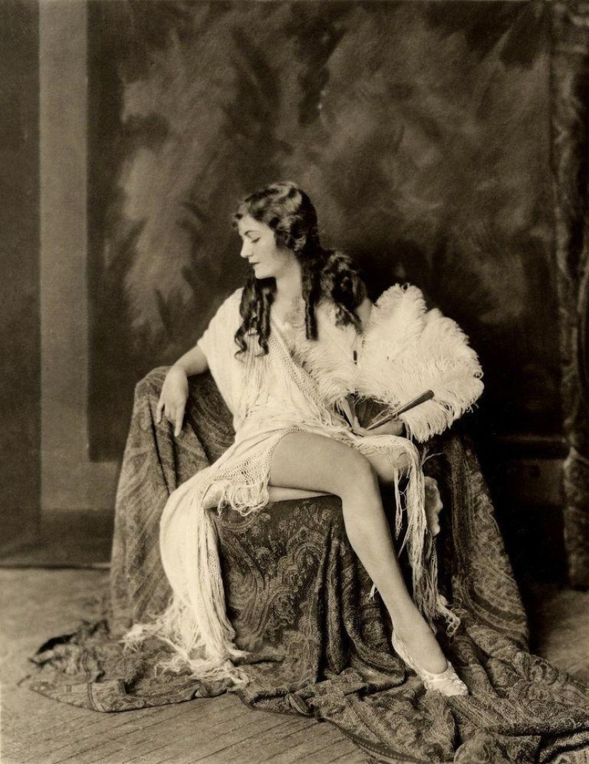 "Ziegfeld Girls": the sexiest Broadway actresses of the 1920s