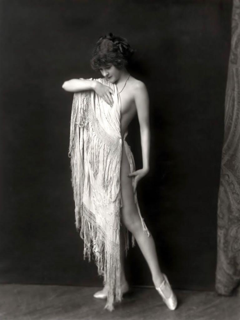 "Ziegfeld Girls": the sexiest Broadway actresses of the 1920s