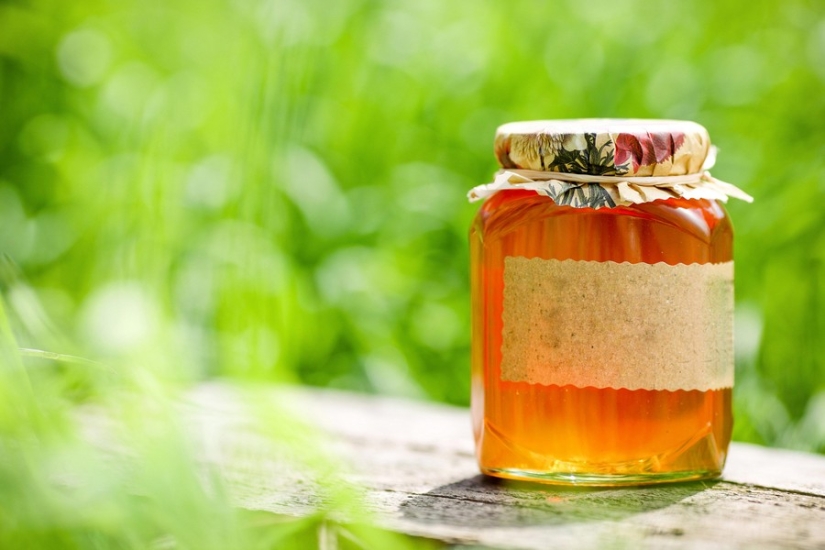 10 brilliant tips for using honey for other than its intended purpose