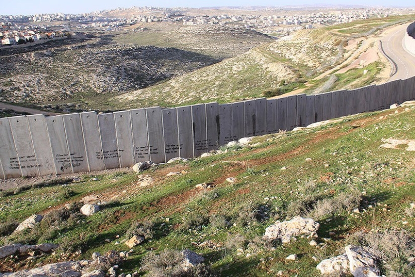 10 grim border walls dividing the world 10 grim border walls dividing the world