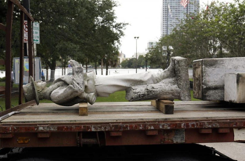 10 interesantes hallazgos realizados dentro de las estatuas 10 interesantes hallazgos realizados dentro de las estatuas