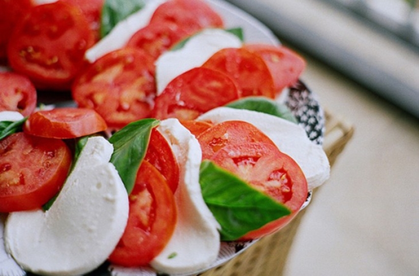 10 rules of food styling — beautiful serving of dishes