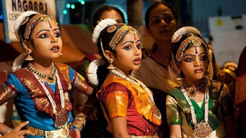 10 unorthodox forms of marriage, many of which are still found today 10 unorthodox forms of marriage, many of which are still found today