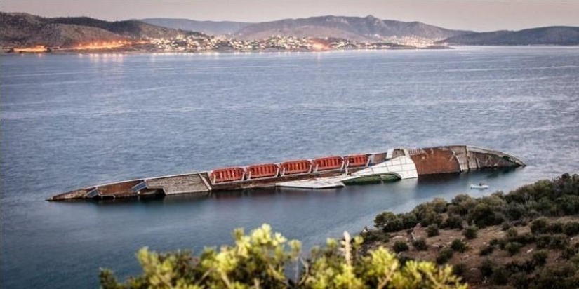 12 sunken ships that you can see without scuba diving 12 sunken ships that you can see without scuba diving