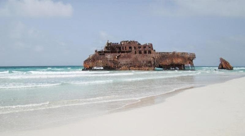 12 sunken ships that you can see without scuba diving 12 sunken ships that you can see without scuba diving