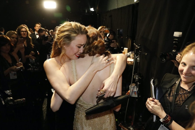 14 of the cutest hugs of Hollywood celebrities
