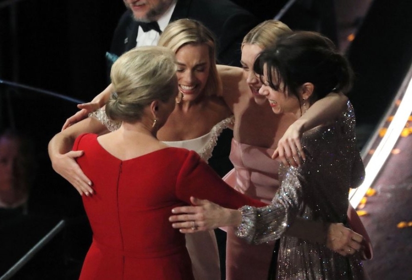 14 of the cutest hugs of Hollywood celebrities