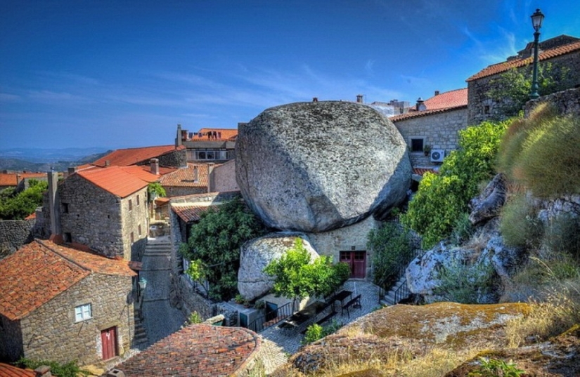 15 non-touristic places where the real character of each country is visible 15 non-touristic places where the real character of each country is visible