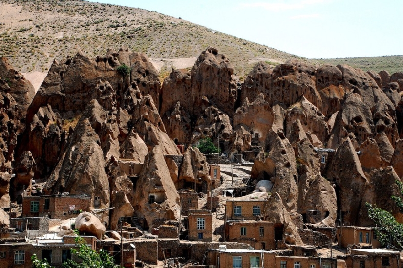 15 non-touristic places where the real character of each country is visible 15 non-touristic places where the real character of each country is visible