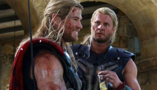 19 photos of the "Avengers" with their understudies, after which the actors don't look so cool 19 photos of the "Avengers" with their understudies, after which the actors don't look so cool