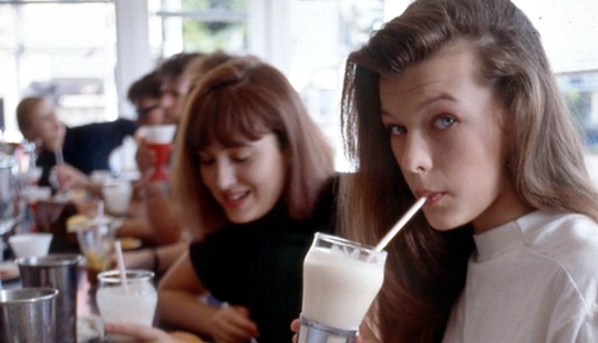 20 fotos poco conocidas de celebridades tomadas antes de su ascenso a la cima de sus carreras