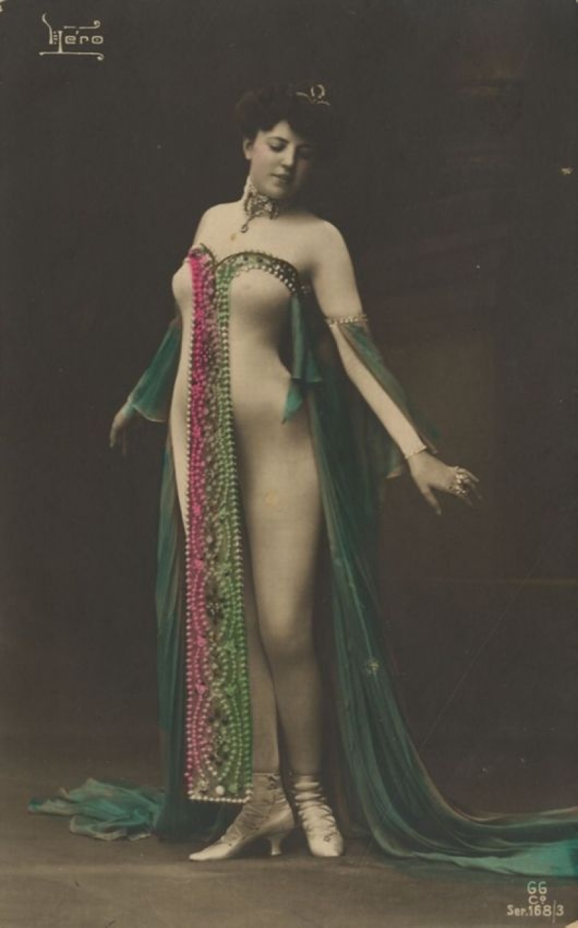 20 German erotic postcards from the early 20th century