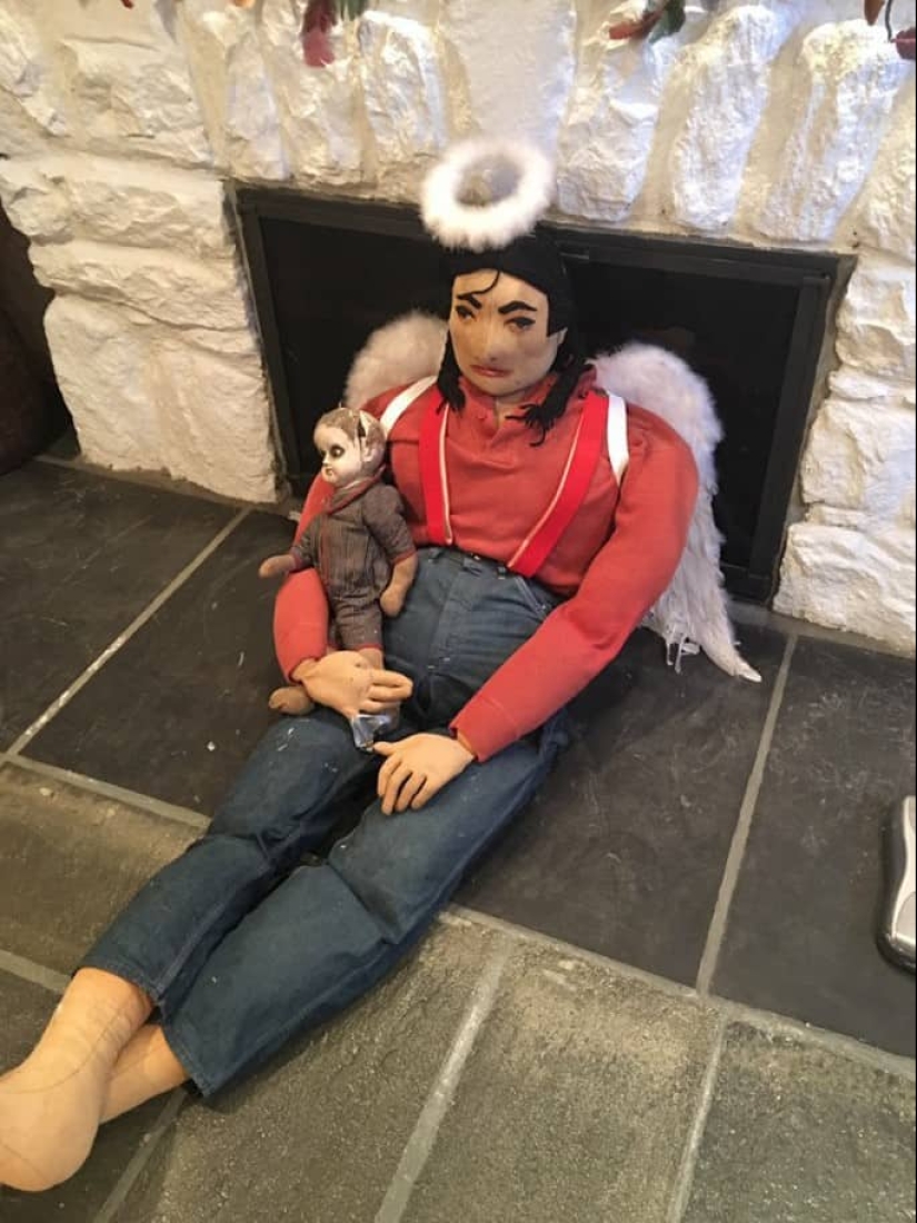 20 of the weirdest and strangest things from relatives ' homes