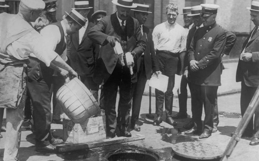 20 photos from the days of prohibition