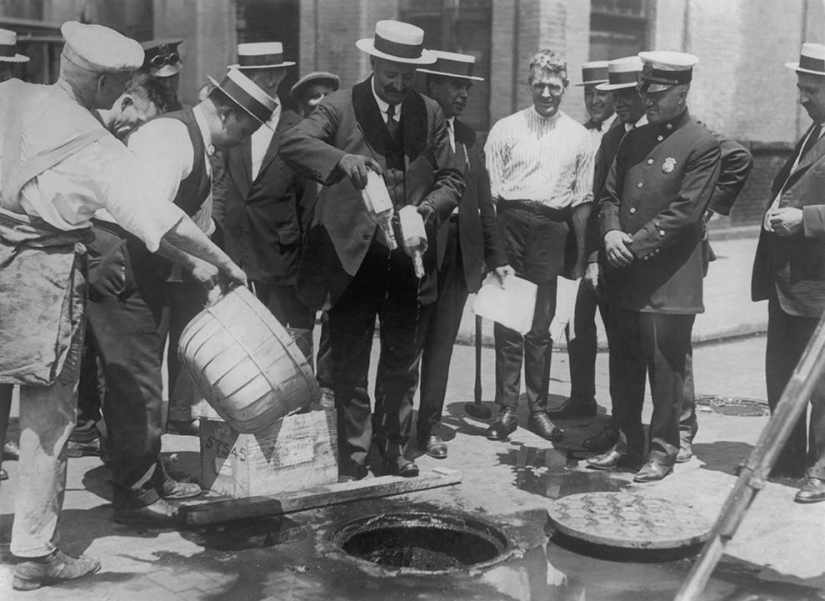 20 photos from the days of prohibition