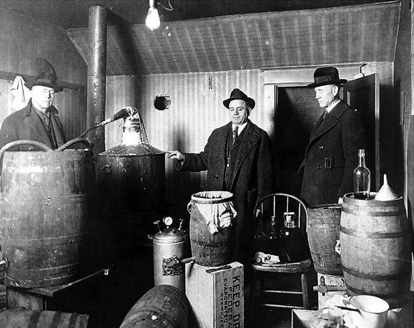 20 photos from the days of prohibition