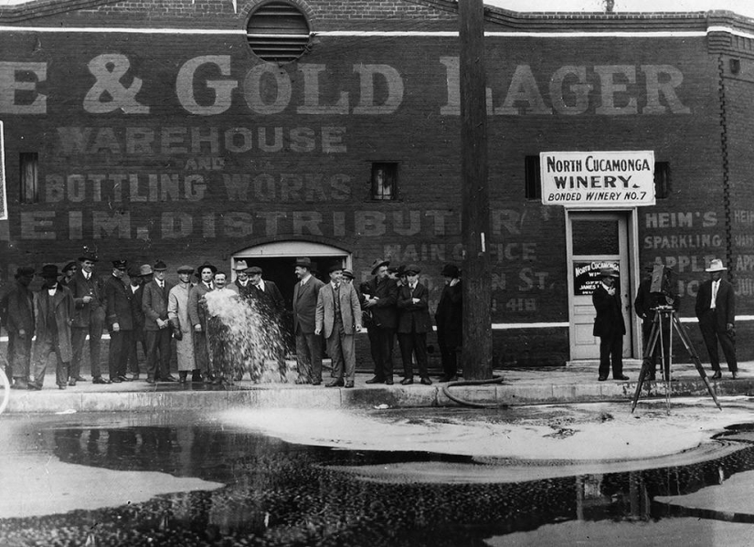 20 photos from the days of prohibition