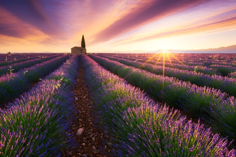 20 picturesque places of different countries in the rays of the rising sun 20 picturesque places of different countries in the rays of the rising sun