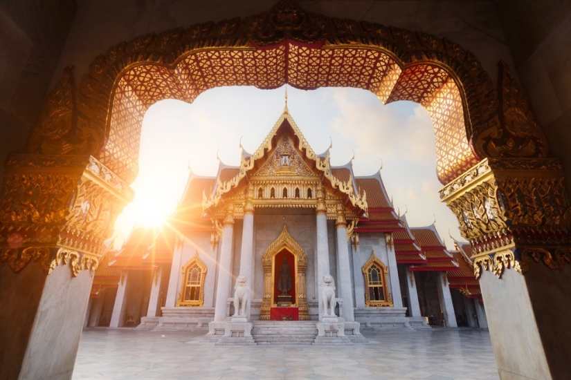 20 picturesque places of different countries in the rays of the rising sun 20 picturesque places of different countries in the rays of the rising sun