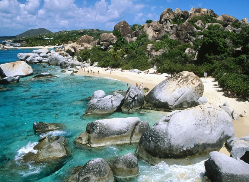 22 amazing beaches with snow-white sand 22 amazing beaches with snow-white sand