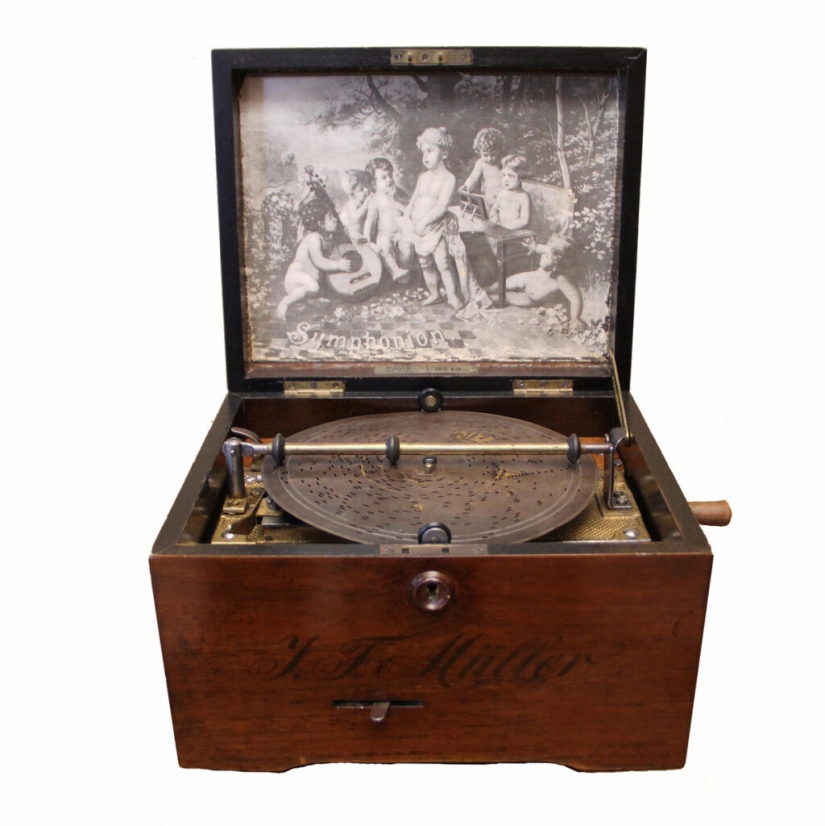 22 ancient versions of modern devices that are not easy to recognize