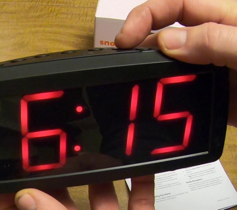 22 annoying habits of people who need to pay extra for living with