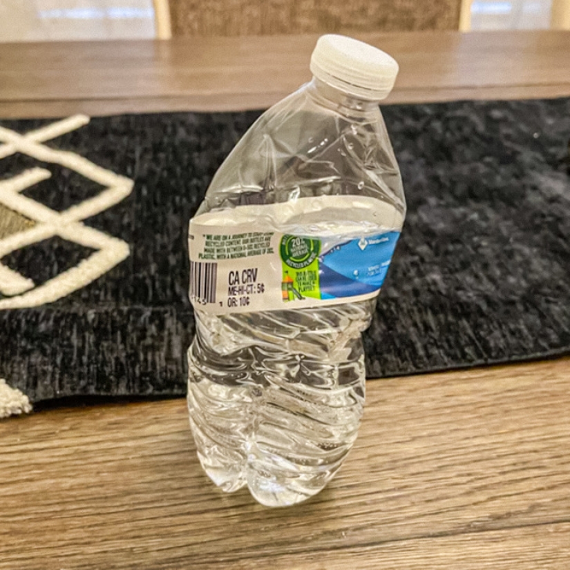 22 annoying habits of people who need to pay extra for living with