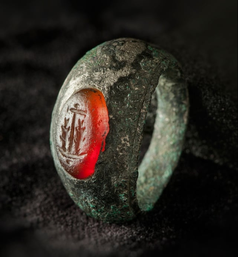 22 Archaeological Artifacts That Upend Views of the Past 22 Archaeological Artifacts That Upend Views of the Past