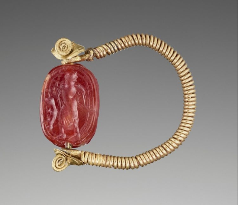 22 Archaeological Artifacts That Upend Views of the Past 22 Archaeological Artifacts That Upend Views of the Past