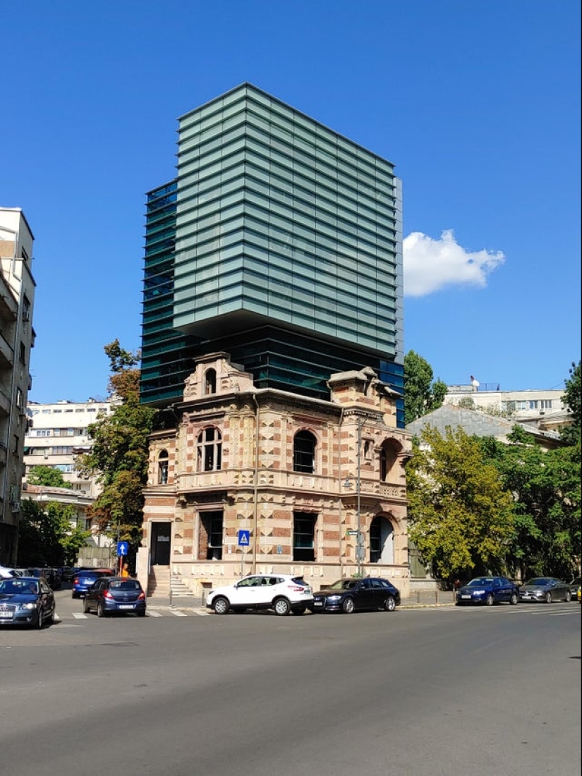 22 aspirantes a diseñadores y sus "obras" 22 aspirantes a diseñadores y sus "obras"