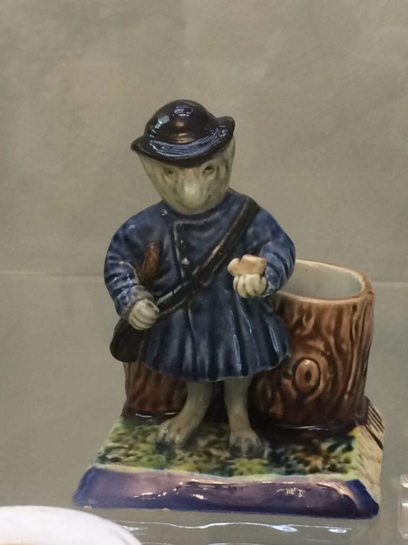 22 Crazy Antiques That Collectors Pay Big Money For