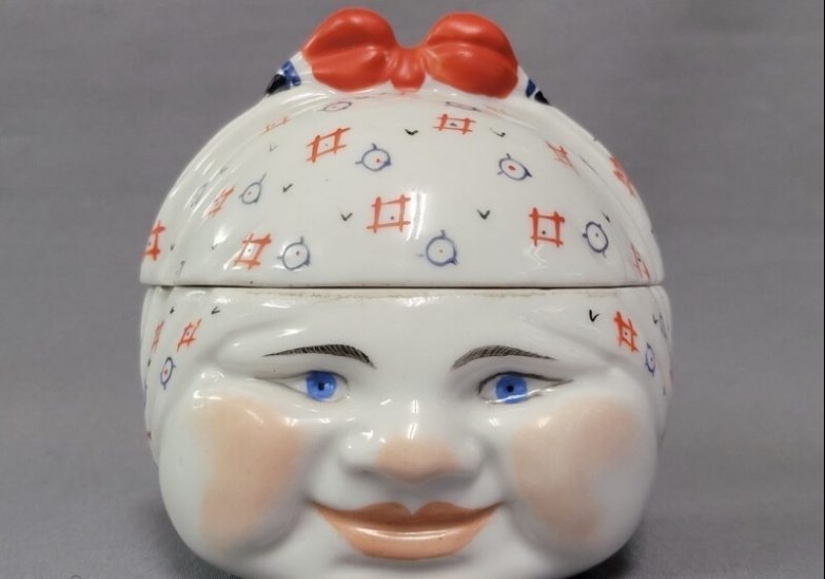22 Crazy Antiques That Collectors Pay Big Money For