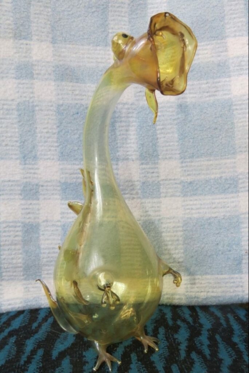 22 Crazy Antiques That Collectors Pay Big Money For