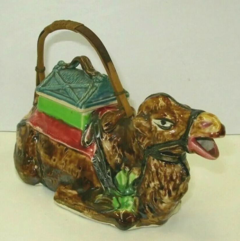 22 Crazy Antiques That Collectors Pay Big Money For