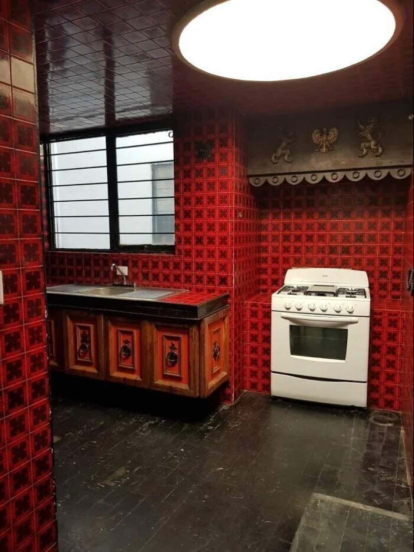 22 examples of strange architecture and design that cause laughter and bewilderment 22 examples of strange architecture and design that cause laughter and bewilderment