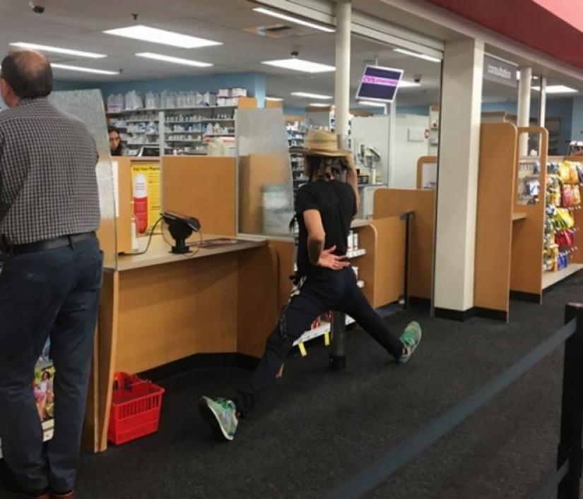 22 extrañas y ridículas poses en las que estas personas-yoguis fueron atrapados