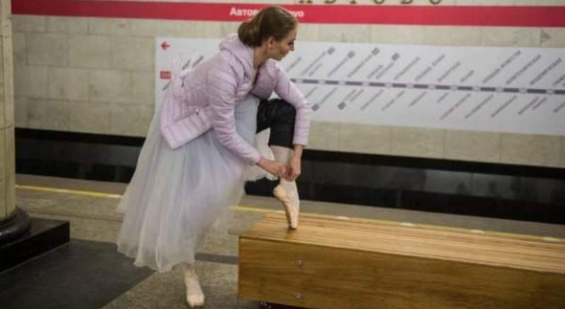 22 fashionistas y solo una excéntrica que solo se encuentran en el metro