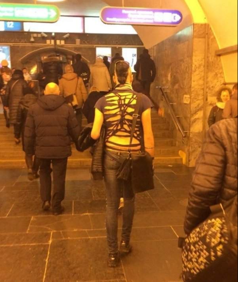 22 fashionistas y solo una excéntrica que solo se encuentran en el metro