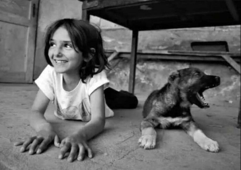 22 fotografías cautivadoras de un fotógrafo que muestran la profundidad emocional de la infancia