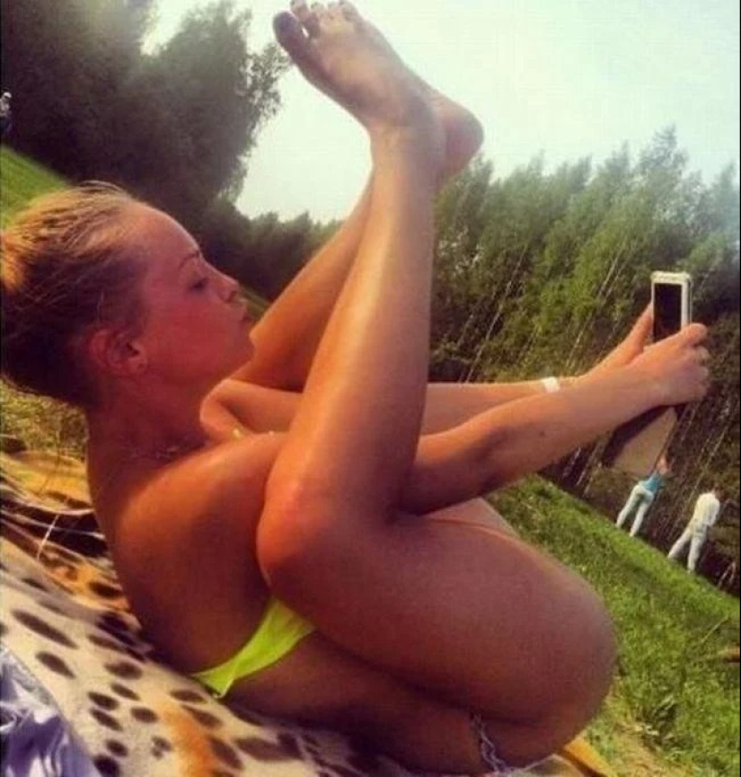 22 fotos de personas atrapadas tomando selfies idiotas