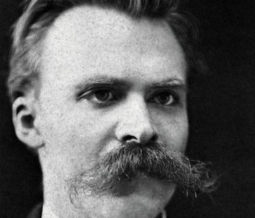 22 hombres famosos que nunca hemos visto sin bigote