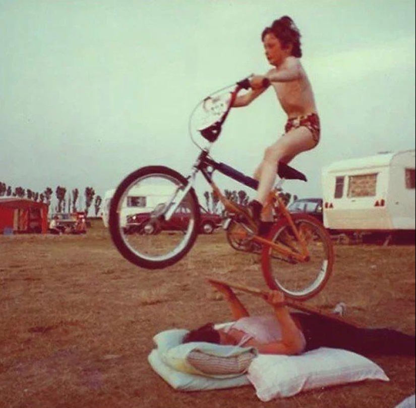 22 photos how to raise children in the past or that today's parents will not be good 22 photos how to raise children in the past or that today's parents will not be good