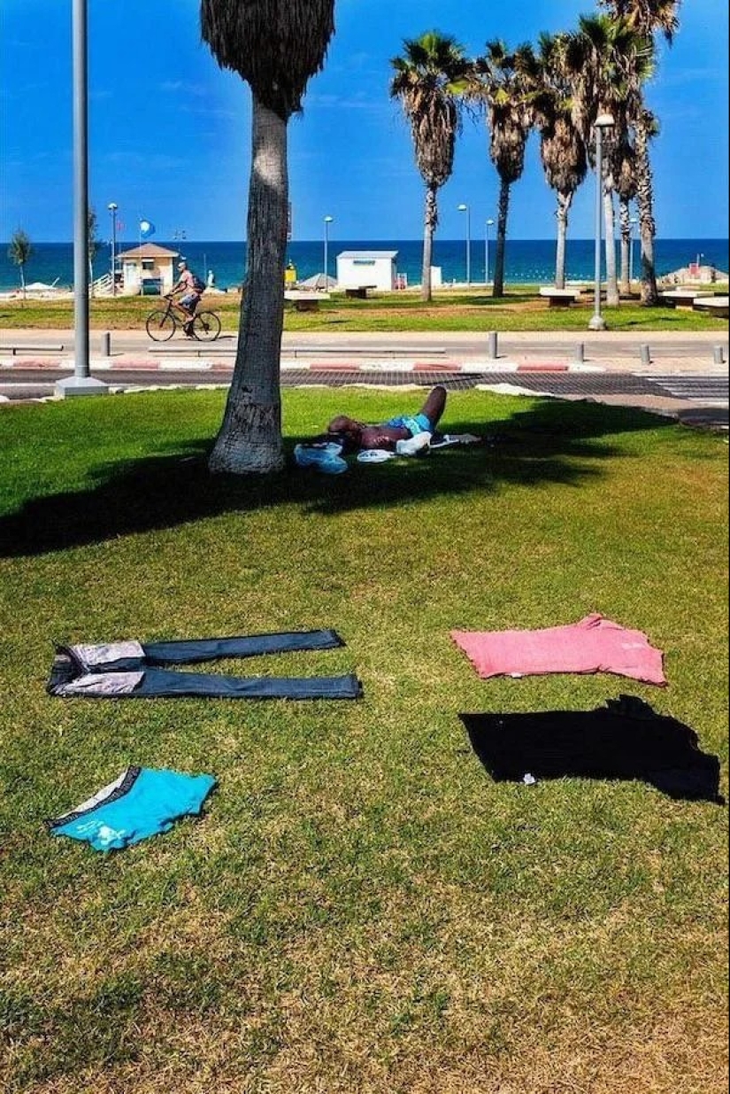 22 photos that you will have to look at from different angles