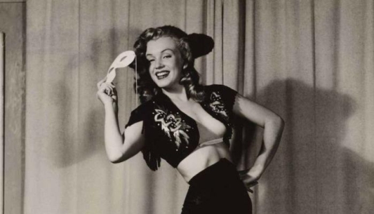 22 scandalous erotic pictures of Marilyn Monroe, which few people know about