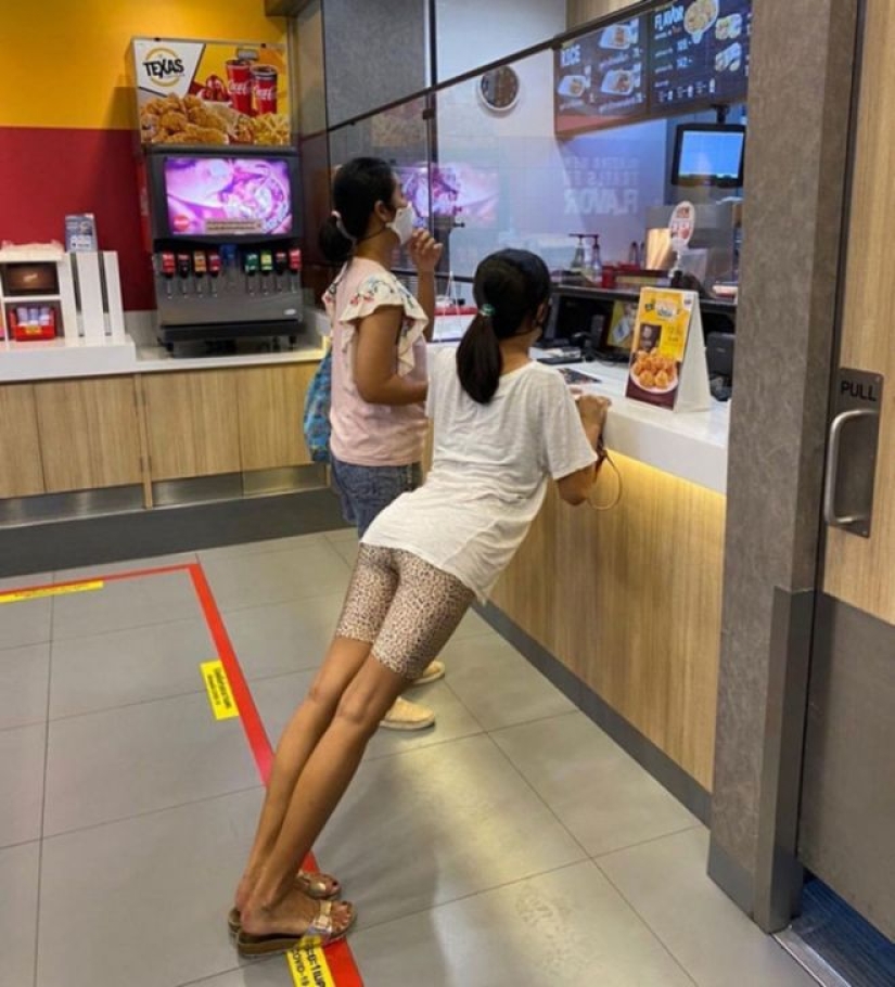 22 strange and ridiculous poses in which these people-yogis were caught