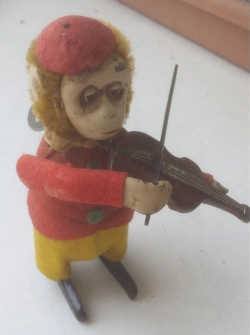 22 strange antiques that raise a lot of questions