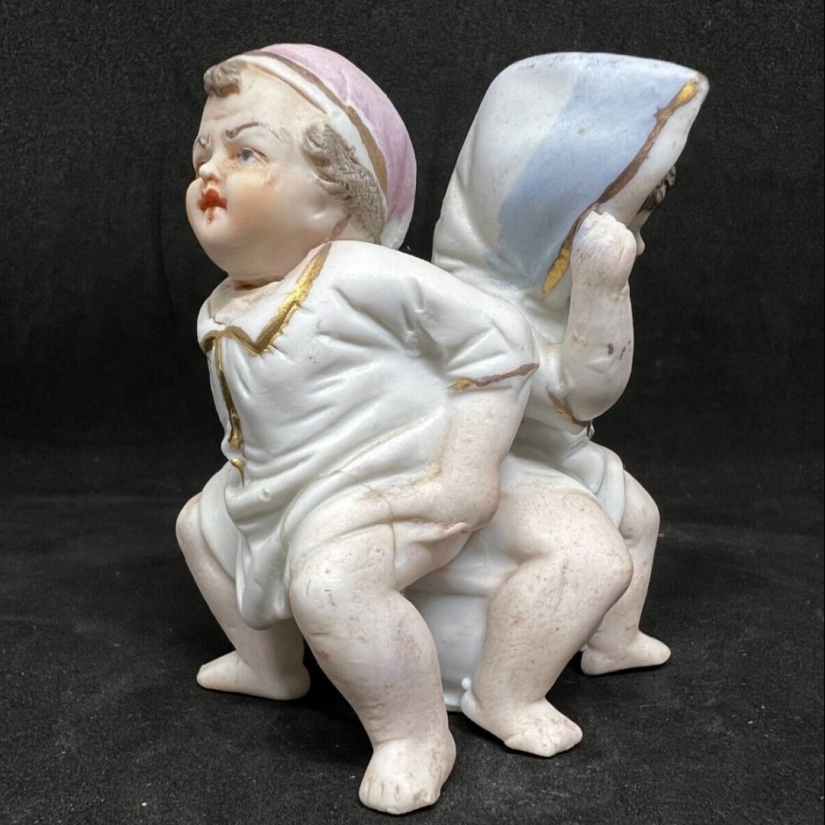 22 strange antiques that raise a lot of questions