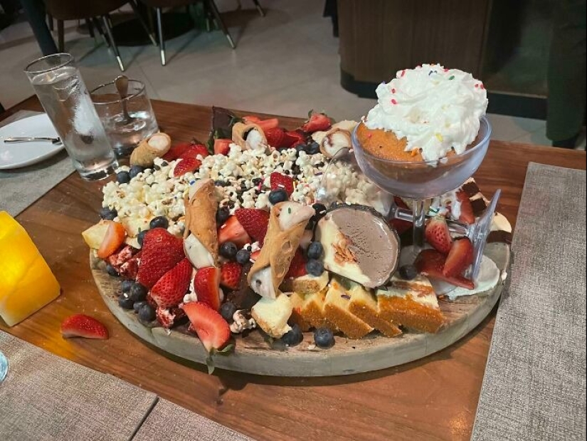 22 Times Restaurants Served Their Meals In A Way That Wowed Customers 22 Times Restaurants Served Their Meals In A Way That Wowed Customers