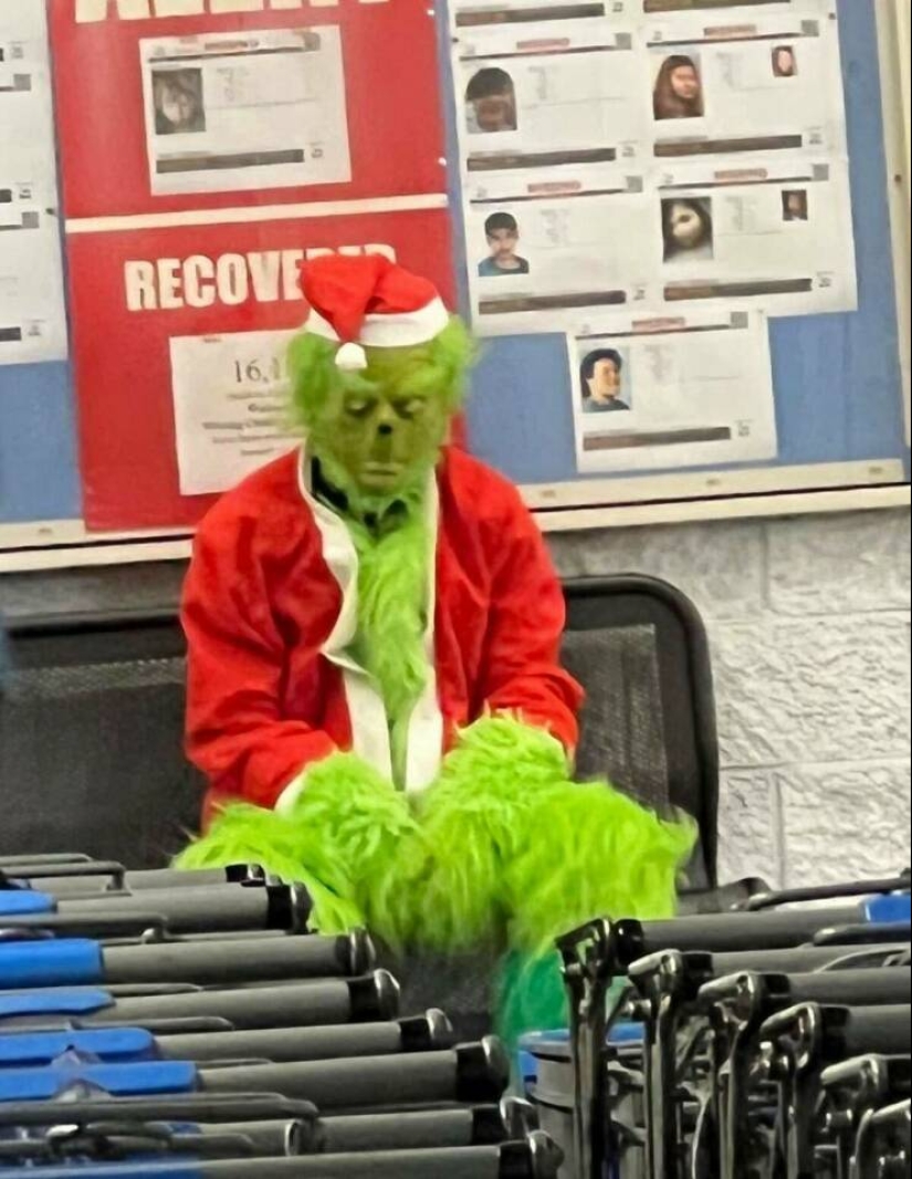 22 weirdos from Walmart in their Natural Habitat 22 weirdos from Walmart in their Natural Habitat